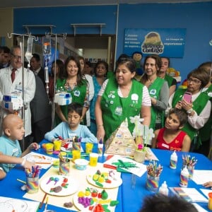 La princesse Victoria, enceinte, et le prince Daniel de Suède en visite officielle au Pérou, à Lima, le 21 octobre 2015