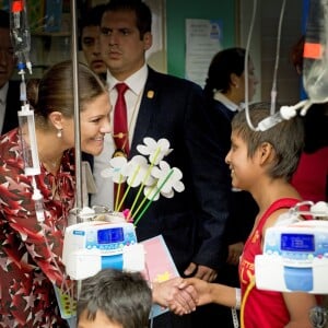 La princesse Victoria, enceinte, et le prince Daniel de Suède en visite officielle au Pérou, à Lima, le 21 octobre 2015