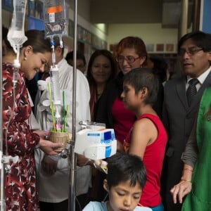 La princesse Victoria, enceinte, et le prince Daniel de Suède en visite officielle au Pérou, à Lima, le 21 octobre 2015