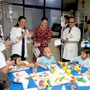 La princesse Victoria, enceinte, et le prince Daniel de Suède en visite officielle au Pérou, à Lima, le 21 octobre 2015