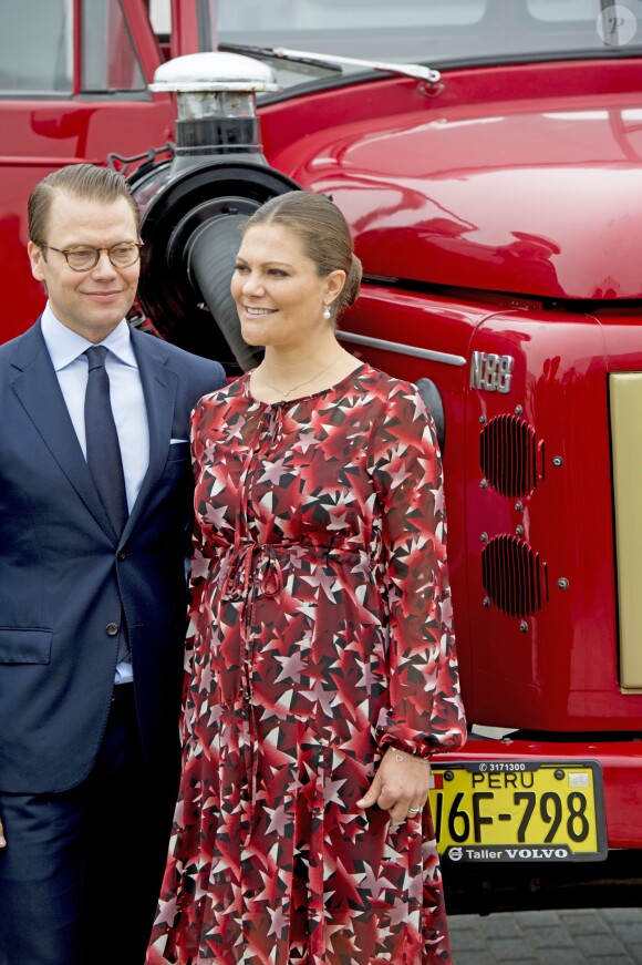 La princesse Victoria, enceinte, et le prince Daniel de Suède en visite officielle au Pérou, à Lima, le 21 octobre 2015