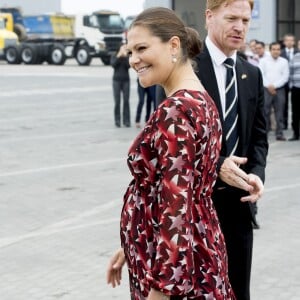 La princesse Victoria, enceinte, et le prince Daniel de Suède en visite officielle au Pérou, à Lima, le 21 octobre 2015