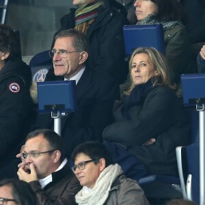 Gérard Mestrallet, PDG du groupe Engie, et Claire Chazal au Parc des Princes le 21 octobre 2015 pour le match de Ligue des Champions PSG - Real Madrid. © Cyril Moreau / Bestimage