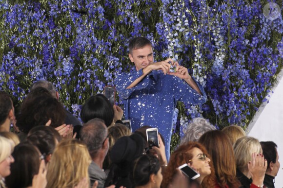 Le styliste Raf Simons - Défilé Dior collection prêt-à-porter Printemps/Eté 2016 lors de la fashion week à Paris, le 2 octobre 2015.