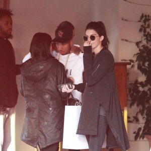 Kendall, Kylie Jenner et Tyga surpris à l'entrée de l'hôtel Sunset Tower. Los Angeles, le 22 octobre 2015.