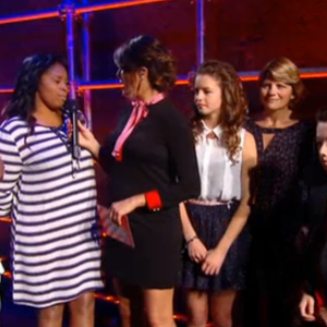 Karine Ferri, enceinte lors de la finale de The Voice Kids 2, vendredi 23 octobre sur TF1.