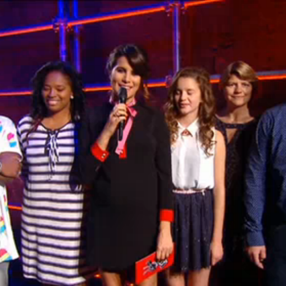 La maginifique Karine Ferri, enceinte, lors de la finale de The Voice Kids 2, vendredi 23 octobre sur TF1.
