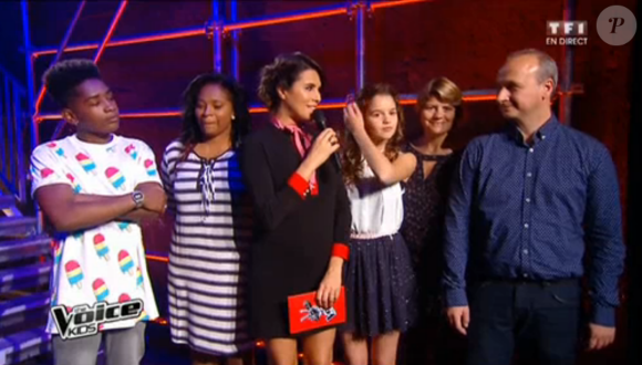 La belle Karine Ferri, enceinte et radieuse, lors de la finale de The Voice Kids 2, vendredi 23 octobre sur TF1.