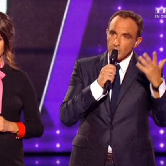 Karine Ferri, enceinte et radieuse, lors de la finale de The Voice Kids 2, vendredi 23 octobre sur TF1.