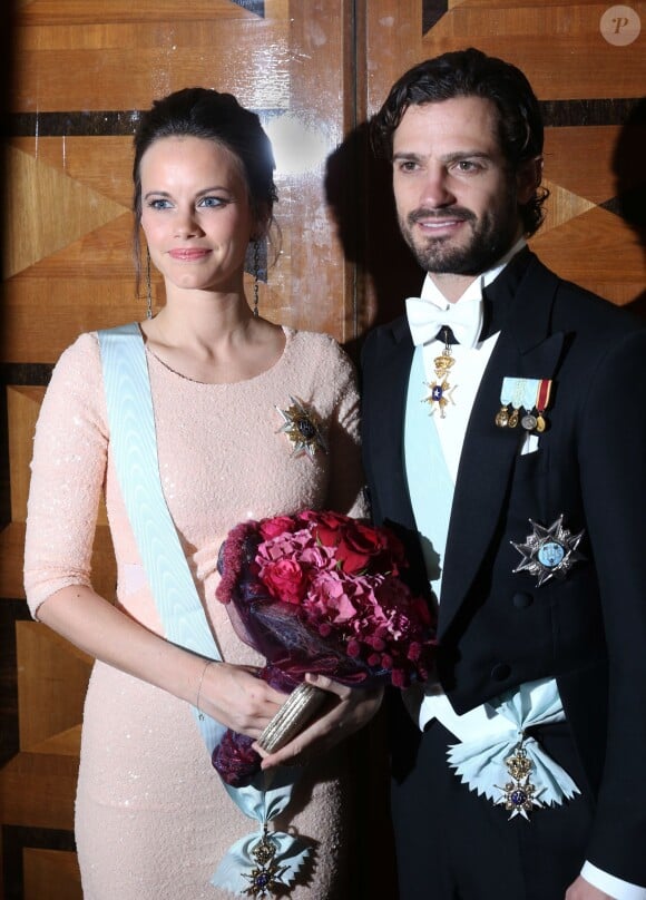 Le prince Carl Philip et la princesse Sofia de Suède, enceinte, assistaient le 23 octobre 2015 au gala annuel de l'Académie royale suédoise des sciences de l'ingénieur, à la Maison des concerts de Stockholm. La première sortie de la princesse depuis l'annonce de sa grossesse.