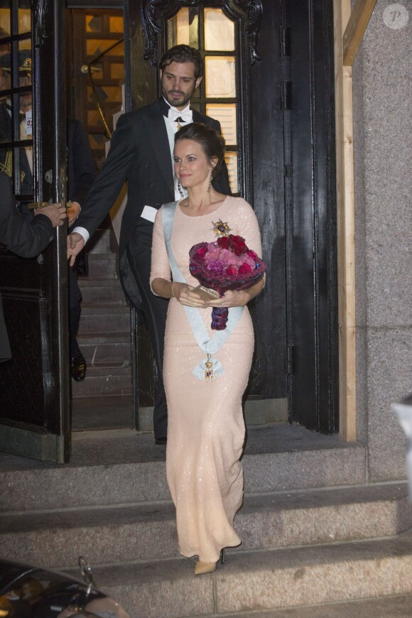 Le prince Carl Philip et la princesse Sofia de Suède, enceinte de leur premier enfant, assistaient le 23 octobre 2015 au gala annuel de l'Académie royale suédoise des sciences de l'ingénieur, à la Maison des concerts de Stockholm. La première sortie de la princesse, vêtue d'une robe bien près du corps, depuis l'annonce de sa grossesse.