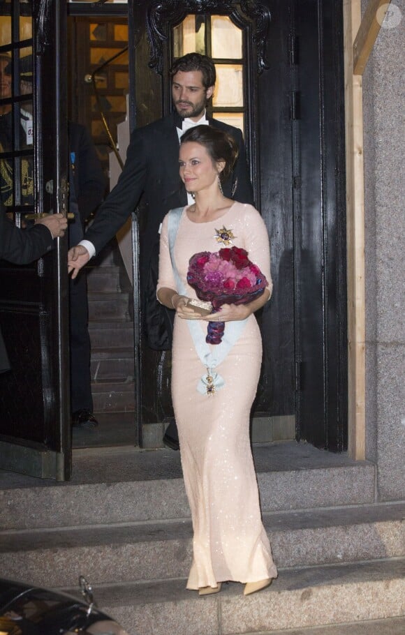 Le prince Carl Philip et la princesse Sofia de Suède, enceinte de leur premier enfant, assistaient le 23 octobre 2015 au gala annuel de l'Académie royale suédoise des sciences de l'ingénieur, à la Maison des concerts de Stockholm. La première sortie de la princesse, vêtue d'une robe bien près du corps, depuis l'annonce de sa grossesse.