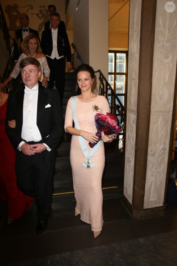 Le prince Carl Philip et la princesse Sofia de Suède, enceinte de leur premier enfant, assistaient le 23 octobre 2015 au gala annuel de l'Académie royale suédoise des sciences de l'ingénieur, à la Maison des concerts de Stockholm. La première sortie de la princesse, vêtue d'une robe bien près du corps, depuis l'annonce de sa grossesse.