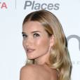 Rosie Huntington-Whiteley lors de la 25e soirée des EMA Awards aux Warner Bros. Studios à Burbank, Los Angeles, le 24 octobre 2015.