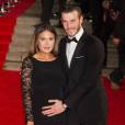 Gareth Bale et sa compagne Emma Rhys-Jones, enceinte - Première mondiale du nouveau James Bond "Spectre" au Royal Albert Hall à Londres le 26 octobre 2015.
