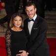 Gareth Bale et sa compagne Emma Rhys-Jones, enceinte - Première mondiale du nouveau James Bond "Spectre" au Royal Albert Hall à Londres le 26 octobre 2015.