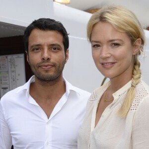 Virginie Efira et son compagnon Mabrouk El Mechri - La 4ème édition du "Brunch Blanc" sur le bateau "L'Excellence" à Paris, le 29 juin 2014.29/06/2014 - Paris