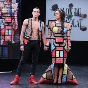 Alizée et son compagnon Grégoire Lyonnet - Défilé du 21ème salon du chocolat à la porte de Versailles à Paris le 27 octobre 2015. Denis Guignebourg / Bestimage