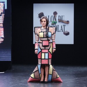 Alizée et son compagnon Grégoire Lyonnet - Défilé du 21ème salon du chocolat à la porte de Versailles à Paris le 27 octobre 2015. Denis Guignebourg / Bestimage