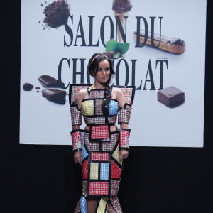 Alizée et son compagnon Grégoire Lyonnet - Défilé du 21ème salon du chocolat à la porte de Versailles à Paris le 27 octobre 2015. Denis Guignebourg / Bestimage