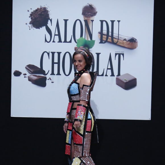 Alizée - Défilé du 21ème salon du chocolat à la porte de Versailles à Paris le 27 octobre 2015. © Denis Guignebourg / Bestimage27/10/2015 - Paris