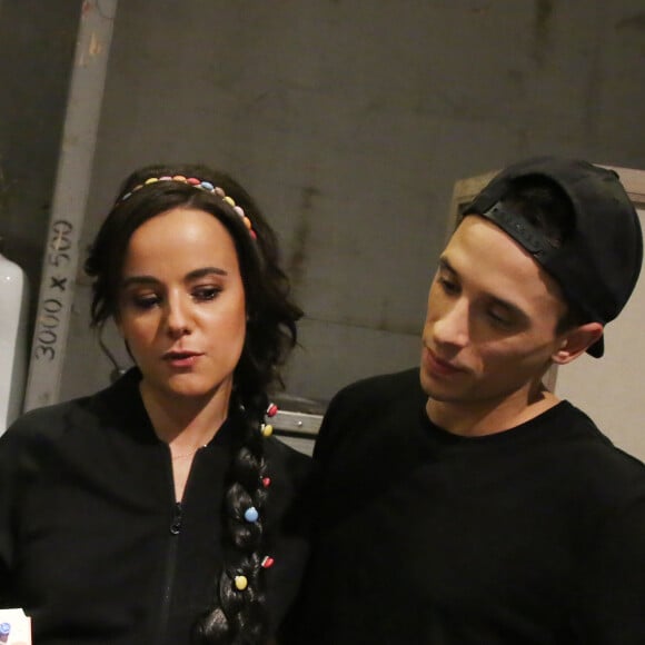 Exclusif - Alizée et son compagnon Grégoire Lyonnet en backstage du défilé du 21ème salon du chocolat à la porte de Versailles à Paris le 27 octobre 2015. Denis Guignebourg / Bestimage