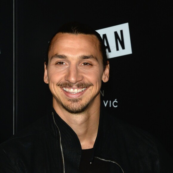 Zlatan Ibrahimovic assiste au lancement de son parfum, "Zlatan", au magasin Marionnaud sur les Champs-Élysées. Paris, le 27 octobre 2015.