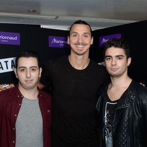 Zlatan Ibrahimovic assiste au lancement de son parfum, "Zlatan", au magasin Marionnaud sur les Champs-Élysées. Paris, le 27 octobre 2015.