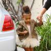 North West et sa nounou se rendent aux Miss Melodee Studios pour la leçon de danse de la fille de Kim Kardashian et Kanye West. Tarzana, le 28 octobre 2015.