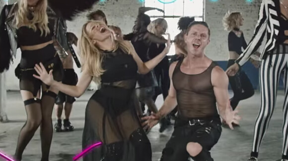 Kylie Minogue et Jake Shears s'éclatent avec les deux bombes de Nervo