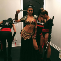 Kylie Jenner sexy, Kendall surprend, Kim recycle, le Halloween des Kardashian