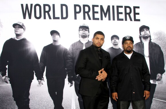 Ice Cube et son fils O'Shea Jackson, Jr. à l'avant-première du film "N.W.A - Straight Outta Compton" à Los Angeles, le 10 août 2015.