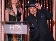 Johnny Depp, showman amoureux face à la bombe Selena Gomez