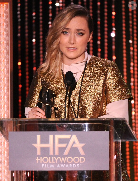 Saoirse Ronan pendant la 19e soirée des Hollywood Film Awards au Beverly Hilton Hotel, Los Angeles, le 1er novembre 2015.