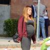 Olalla Torres, enceinte, après avoir récupéré ses enfants à l'école à Madrid, le 1er octobre 2015