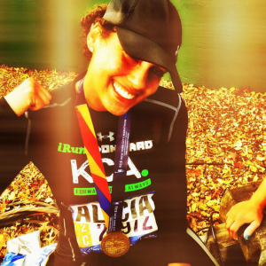 La chanteuse Alicia Keys, soutenue par son mari Swizz Beatz et leur fils Egypt a couru le marathon de New-York, ce 1er novembre 2015.