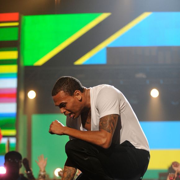Chris Brown rend hommage à Michael Jackson lors des BET Awards 2010 à Los Angeles.
