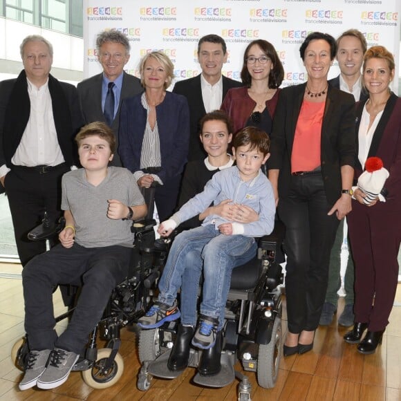 Nelson Monfort, Sophie Davant, Marc Lavoine, Delphine Ernotte, Laurence Tiennot-Herment, Damien Thévenot, Laura Tenoudji, Laurence Piquet - Conférence de presse du Téléthon 2015, à France Télévisions à Paris le 4 novembre 2015. Le Téléthon 2015 aura lieu le 4 et le 5 décembre et le parrain de cette édition sera Marc Lavoine.