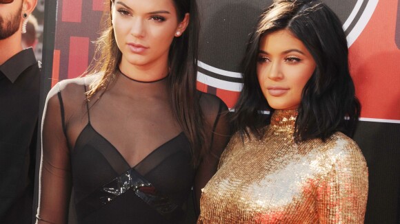 Kendall et Kylie Jenner : Une actrice clashe sèchement les deux soeurs