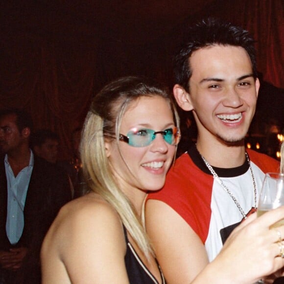 Lorie, Billy Crawford et Laam au club l'étoile à Paris, le 17 mai 2002