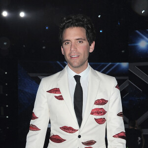 Mika sur le plateau de l'émission X Factor à Milan en Italie le 6 novembre 2015.