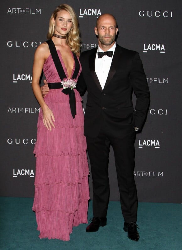Jason Statham et sa compagne Rosie Huntington-Whiteley - Gala "The LACMA 2015 Art+Film" en l'honneur de James Turrell et Alejandro Inarritu à Los Angeles, le 7 novembre 2015.