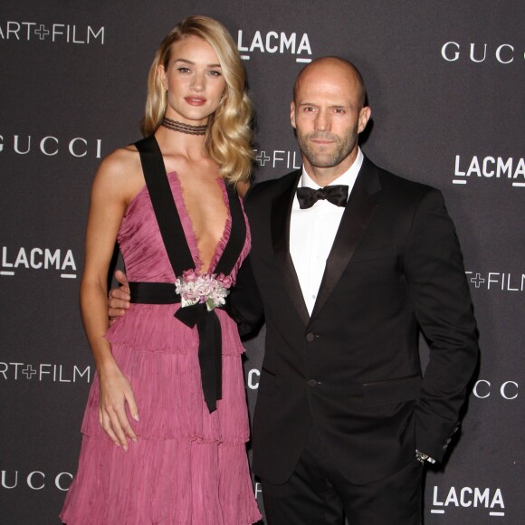 Jason Statham et sa compagne Rosie Huntington-Whiteley - Gala "The LACMA 2015 Art+Film" en l'honneur de James Turrell et Alejandro Inarritu à Los Angeles, le 7 novembre 2015.