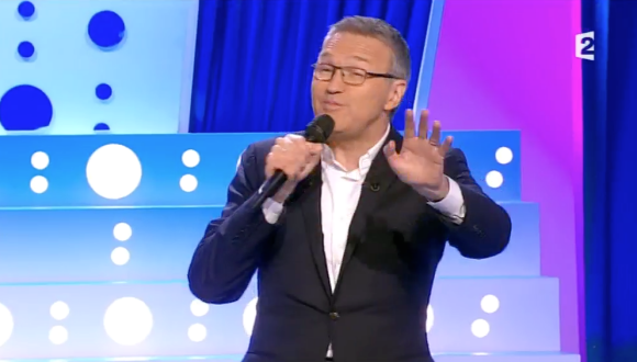 Laurent Ruquier présente On n'est pas couché sur France 2, le samedi 7 novembre 2015.