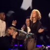 Jessica Chastain donne une fessée à Madonna sur scène à Prague pour le "Rebel Heart Tour", le 7 novembre 2015.