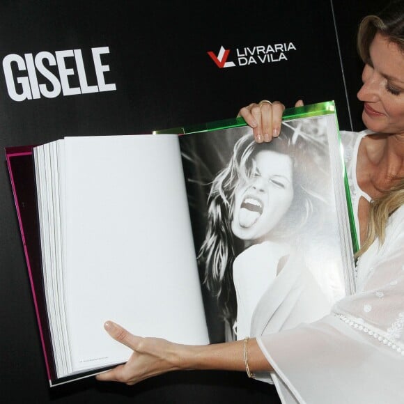 Gisele Bundchen au lancement de son livre à Sao Paulo le 7 novembre 2015