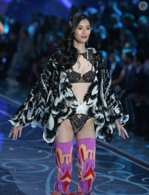 Ming Xi - Défilé Victoria's Secret à New York, le 10 Novembre 2015.