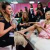 Lily Donaldson dans les coulisses du défilé Victoria's Secret à New York, le 10 novembre 2015