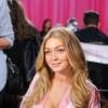 Gigi Hadid dans les coulisses du défilé Victoria's Secret à New York, le 10 novembre 2015