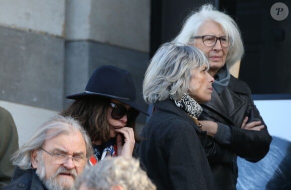 Isabelle Adjani - Hommage à André Glucksmann à la grande coupole du crématorium du cimetière du Père-Lachaise, à Paris, le 13 novembre 2015.